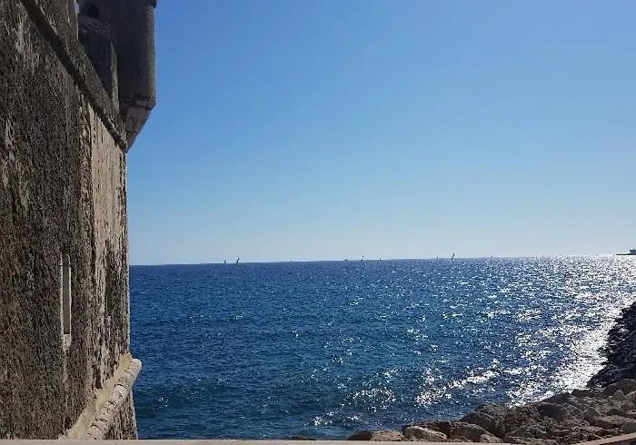 Appartamento 4p Vue Et Montagne *